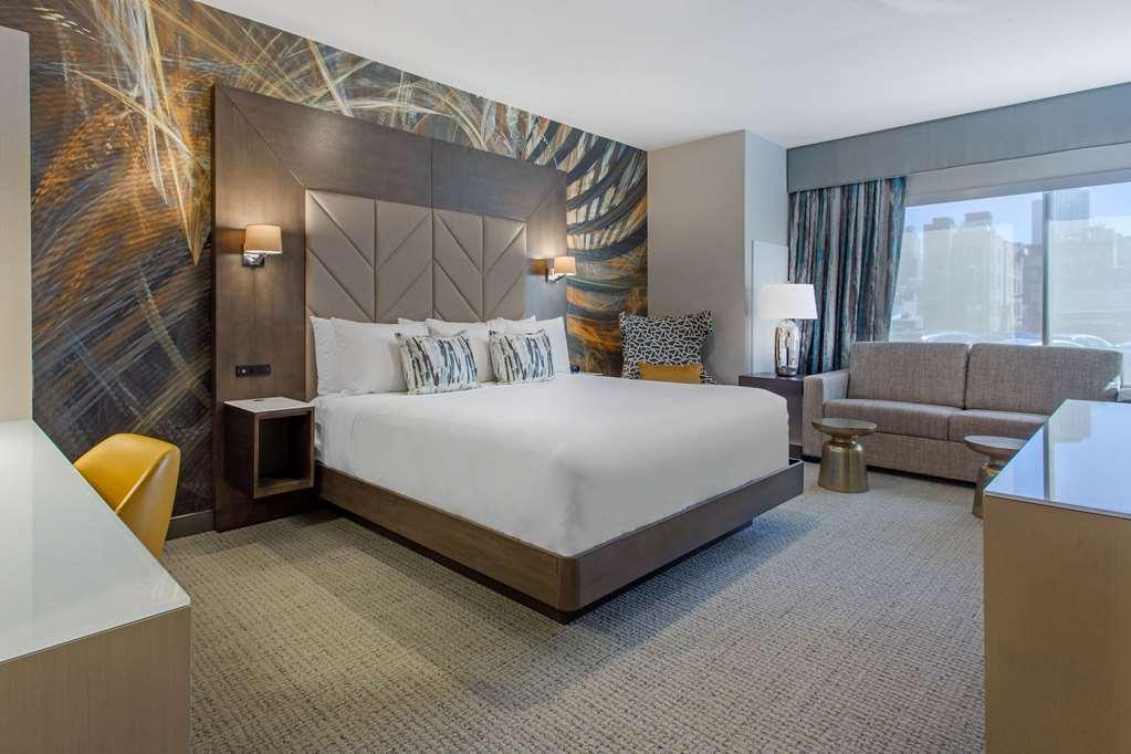 Cambria Downtown Center 4*