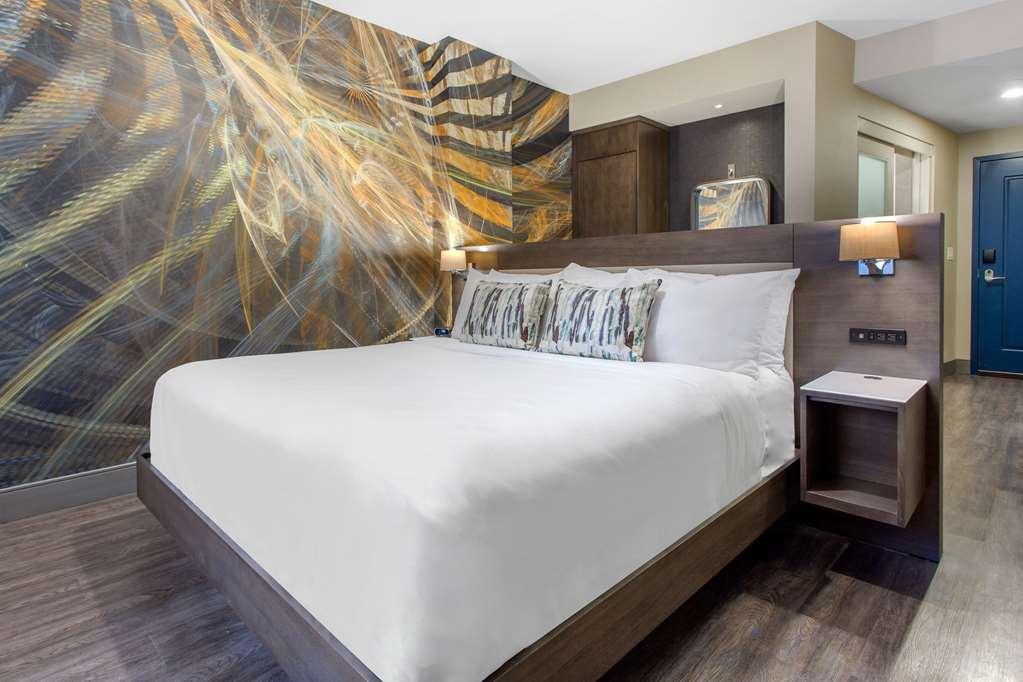 Cambria Downtown Center 4*